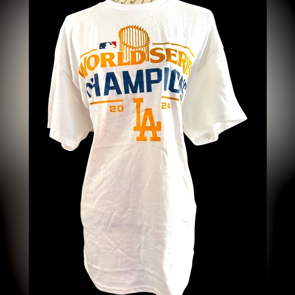 3/$13 NWOT- White World Series Champion World Series LA Dodgers T-Shirt 2024